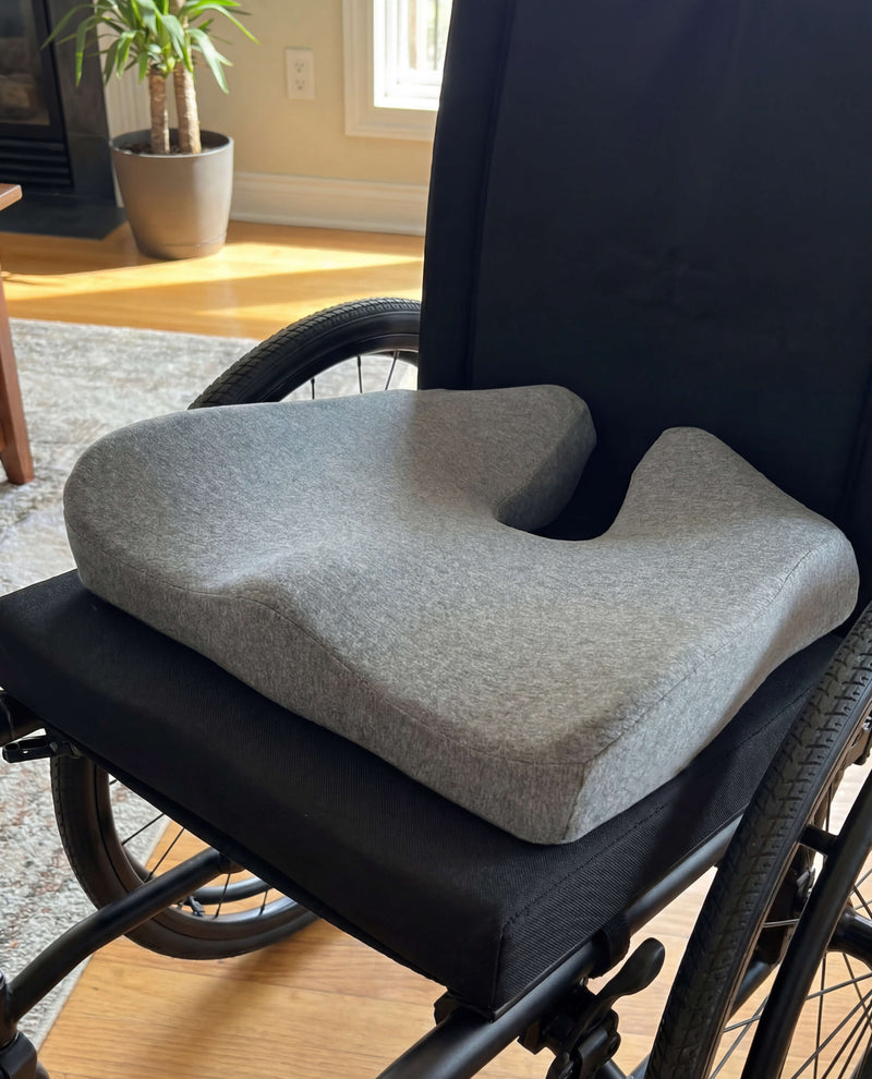 Client utilisant le coussin orthopédique