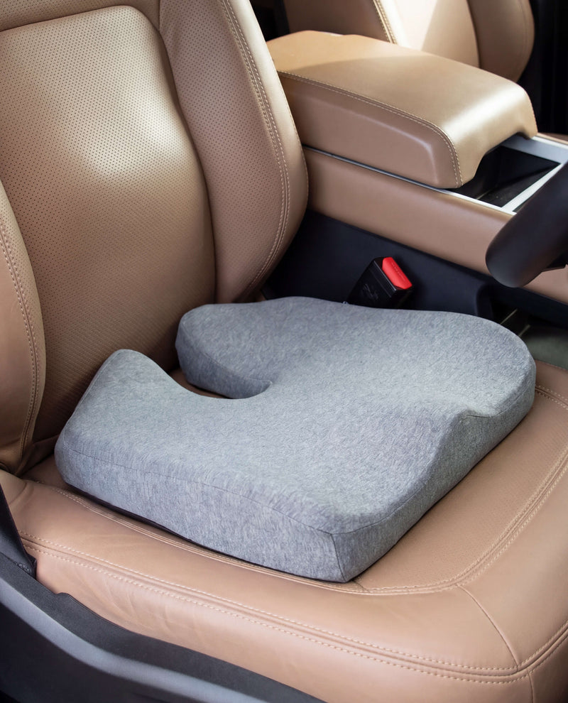 Client utilisant le coussin orthopédique